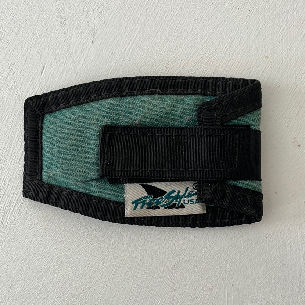 Vintage FreeStyle USA Green and Black key pocket